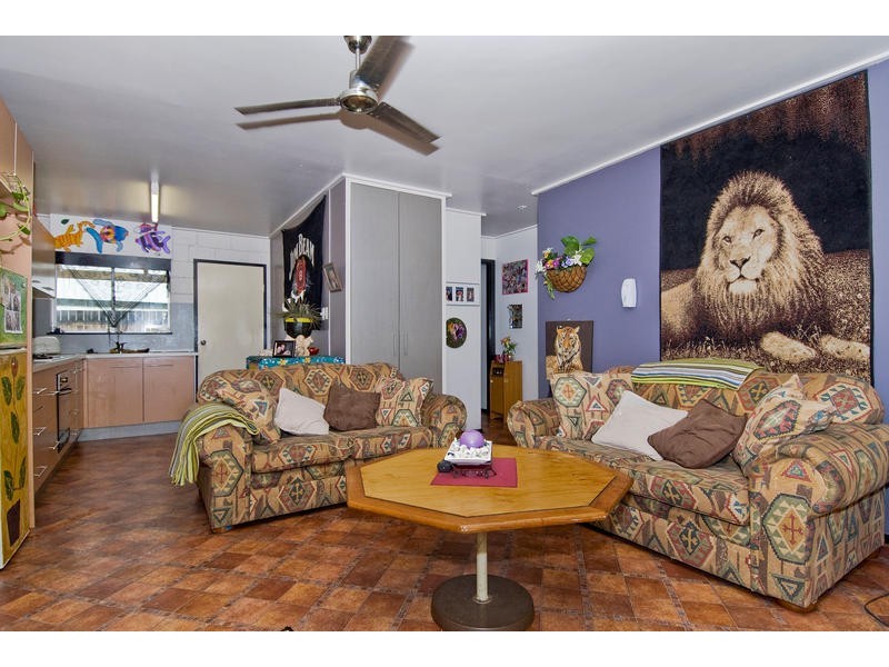 1 2/98 Reservoir Road, Manoora QLD 4870