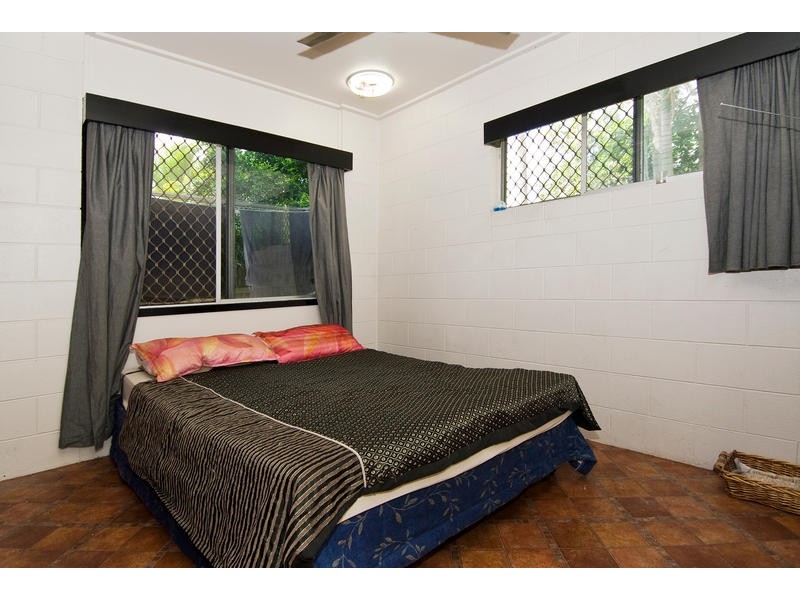 1 2/98 Reservoir Road, Manoora QLD 4870