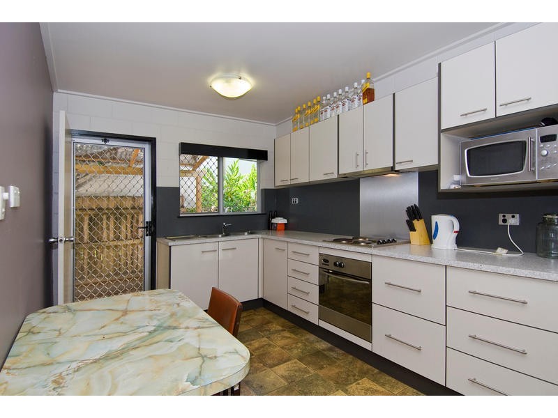 1 2/98 Reservoir Road, Manoora QLD 4870