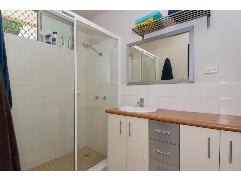 1 2/98 Reservoir Road, Manoora QLD 4870