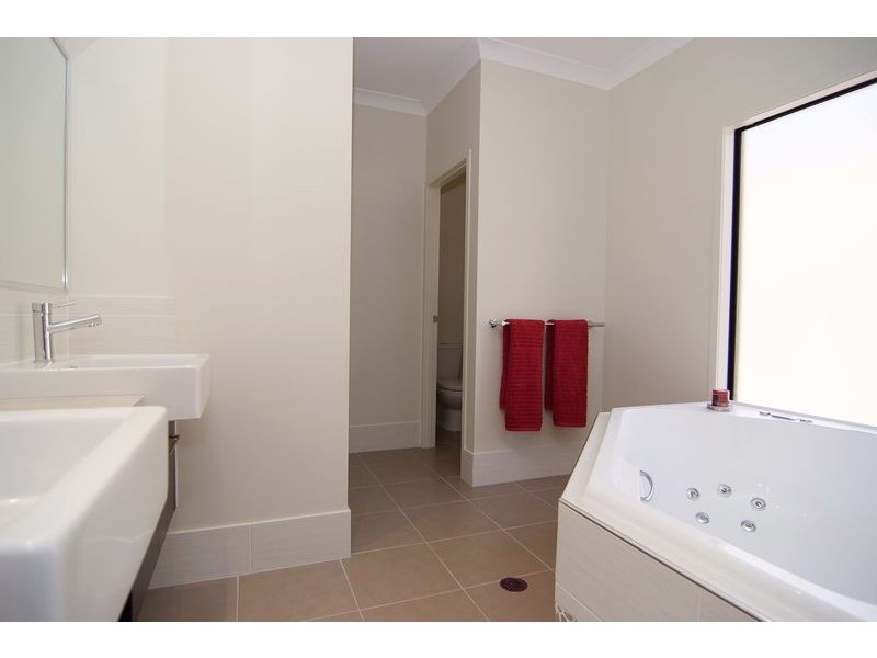 36 Flindersia Street, Redlynch QLD 4870