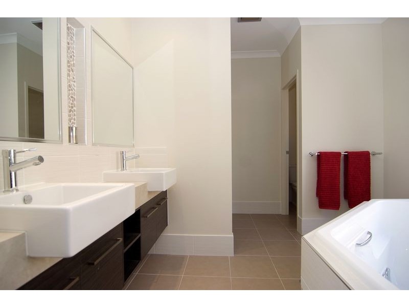 36 Flindersia Street, Redlynch QLD 4870