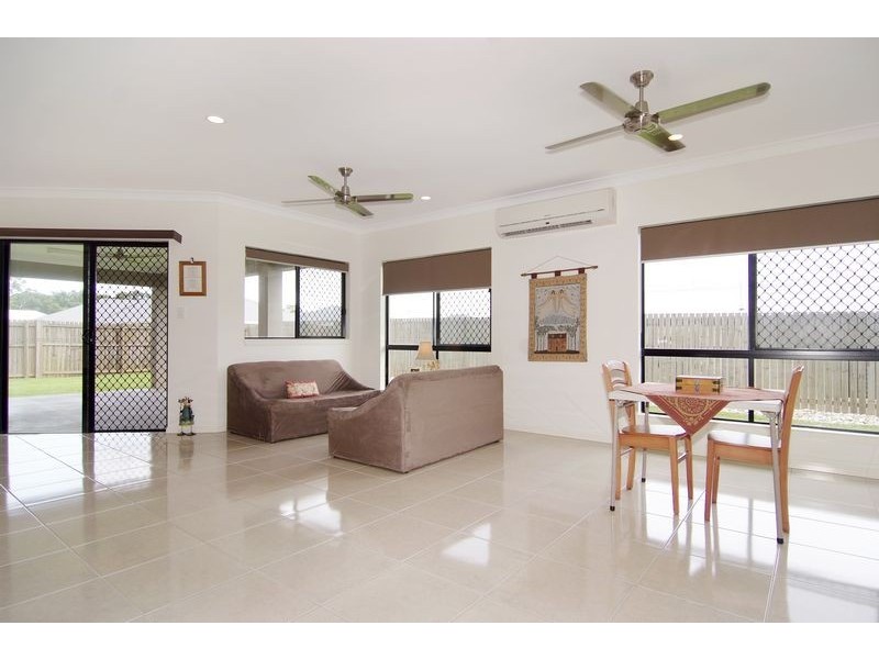 165 Timberlea Drive, Bentley Park QLD 4869