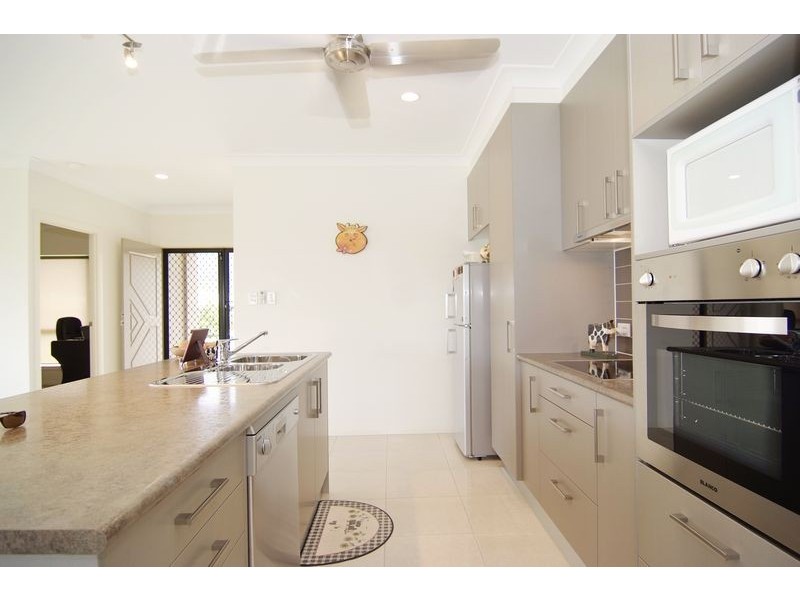 165 Timberlea Drive, Bentley Park QLD 4869