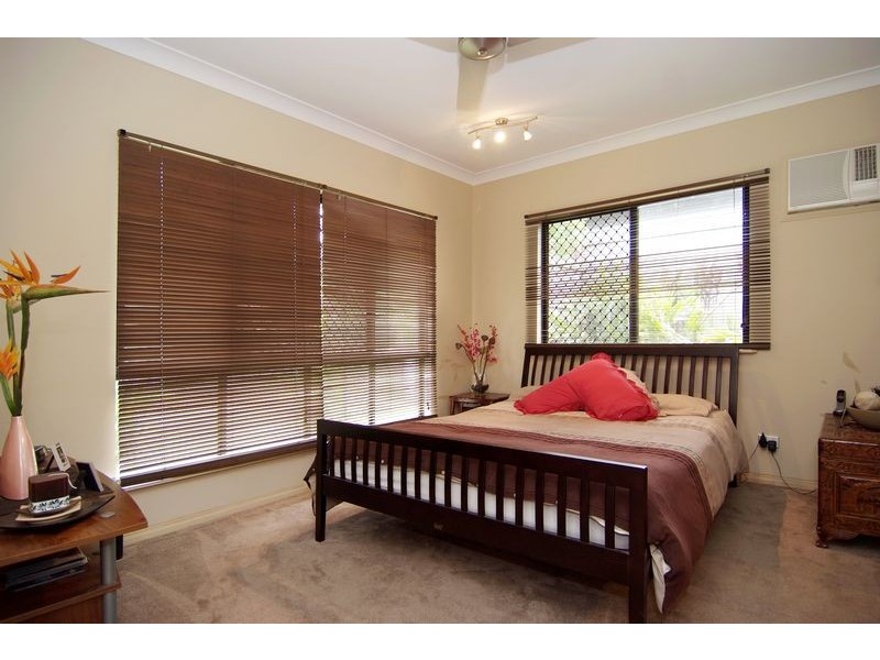 5 Brockhurst Close, Redlynch QLD 4870