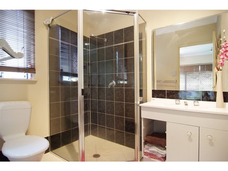 5 Brockhurst Close, Redlynch QLD 4870