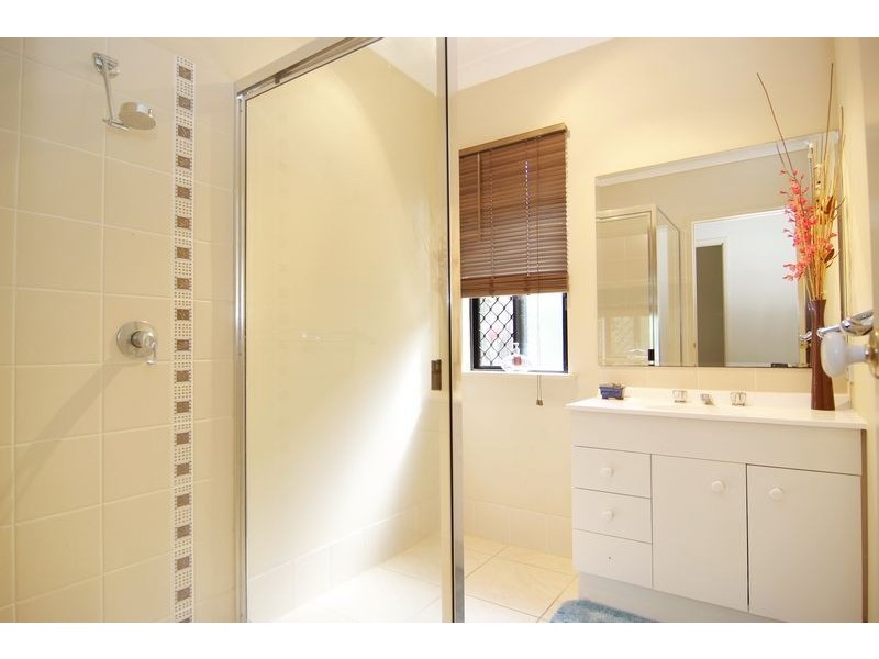 5 Brockhurst Close, Redlynch QLD 4870