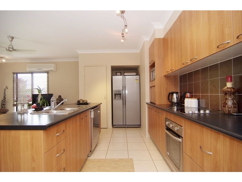 5 Brockhurst Close, Redlynch QLD 4870