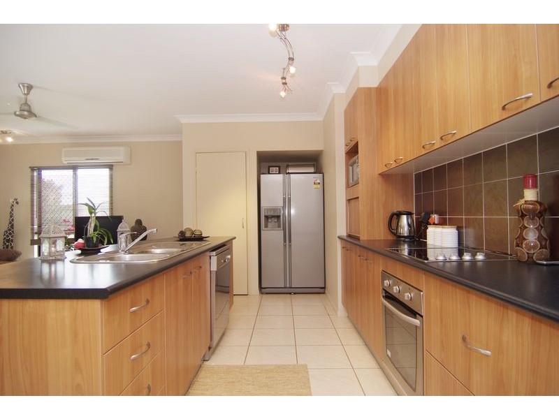 5 Brockhurst Close, Redlynch QLD 4870