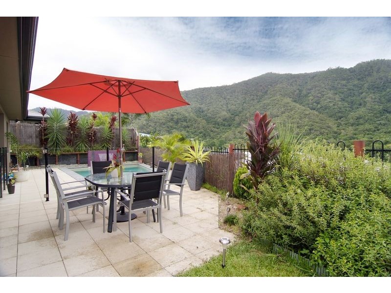 5 Brockhurst Close, Redlynch QLD 4870