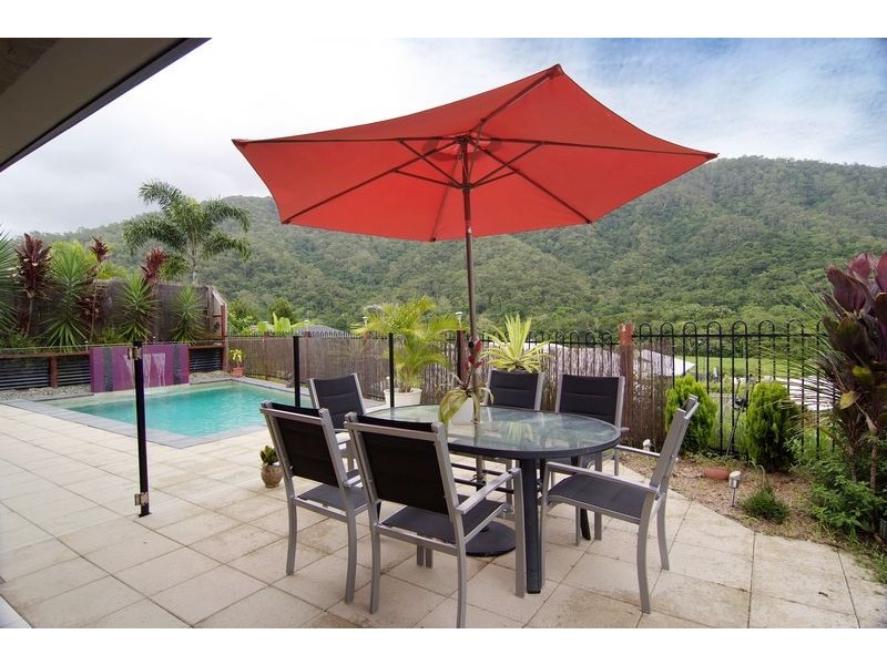 5 Brockhurst Close, Redlynch QLD 4870