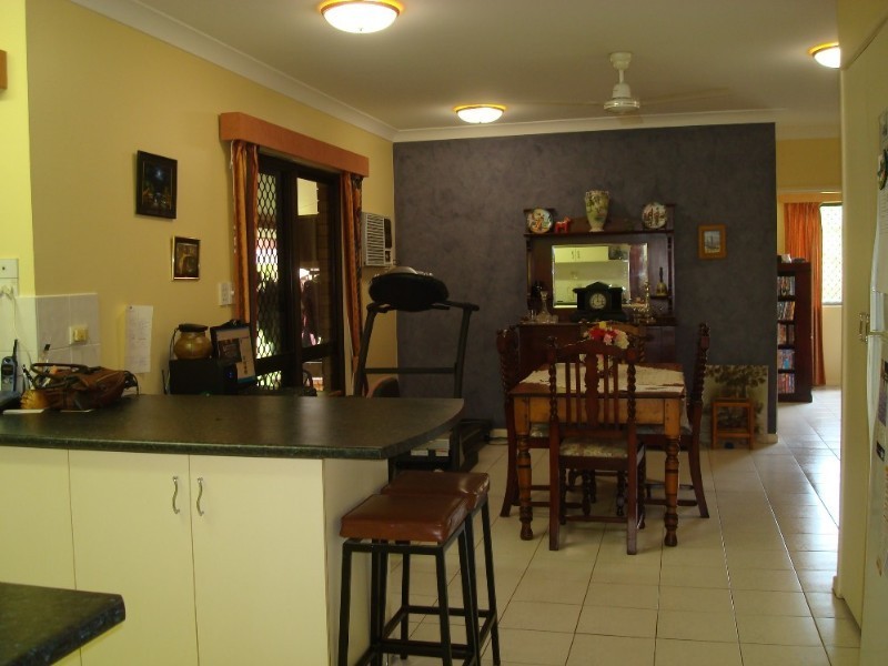 9 Finch Street, Bayview Heights QLD 4868