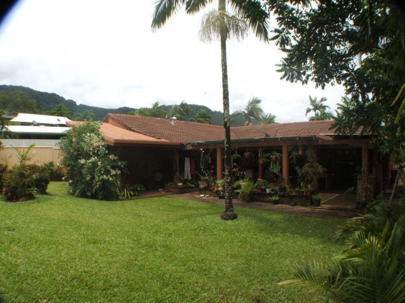 9 Finch Street, Bayview Heights QLD 4868