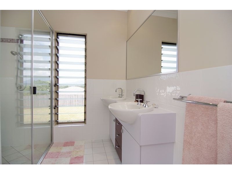 16 Morwong Close, Kanimbla QLD 4870