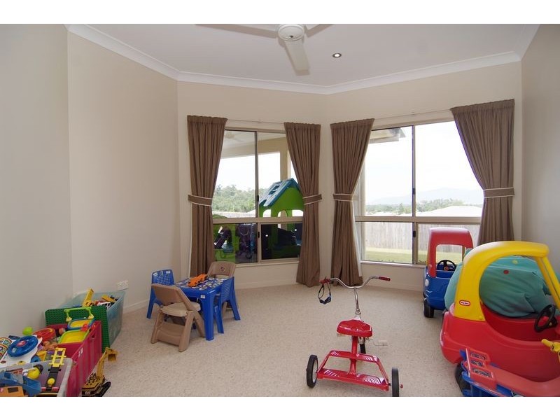 16 Morwong Close, Kanimbla QLD 4870