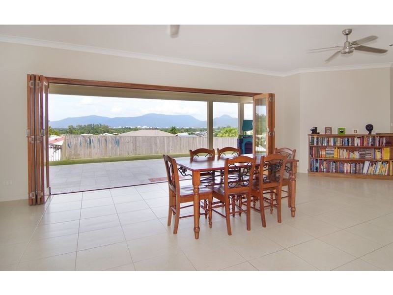16 Morwong Close, Kanimbla QLD 4870