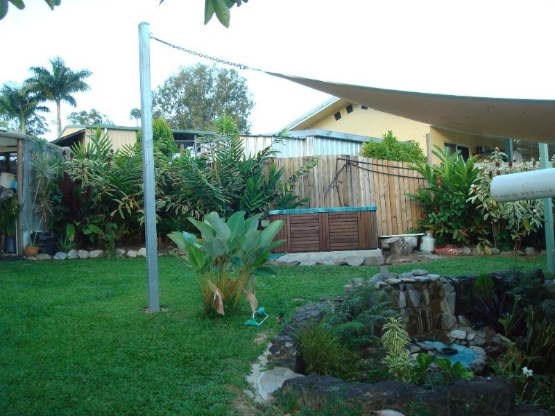 4 Begonia Place, Mooroobool QLD 4870