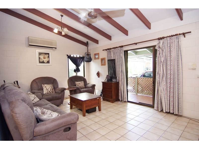 4 Begonia Place, Mooroobool QLD 4870