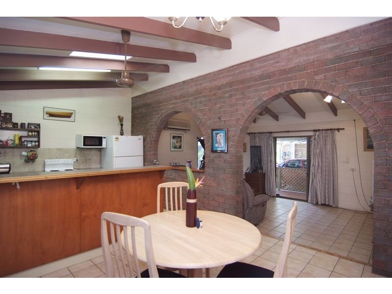 4 Begonia Place, Mooroobool QLD 4870