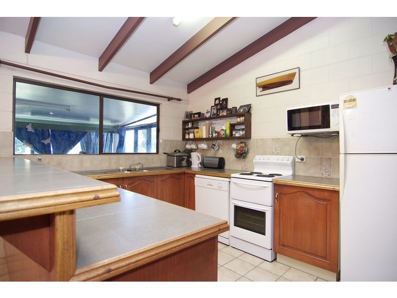 4 Begonia Place, Mooroobool QLD 4870