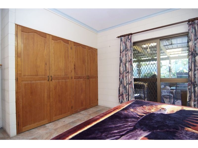 4 Begonia Place, Mooroobool QLD 4870