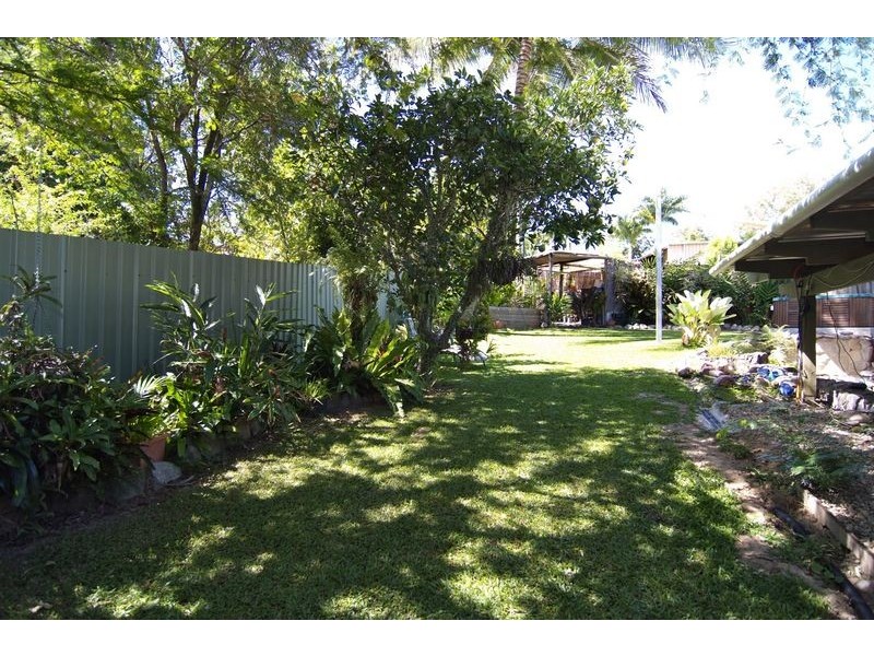 4 Begonia Place, Mooroobool QLD 4870