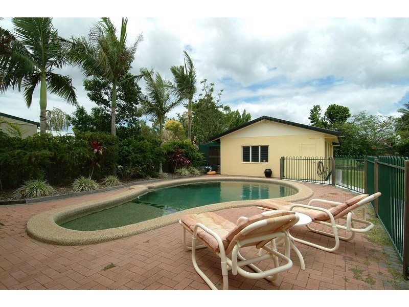 10 Farmer Street, Edmonton QLD 4869