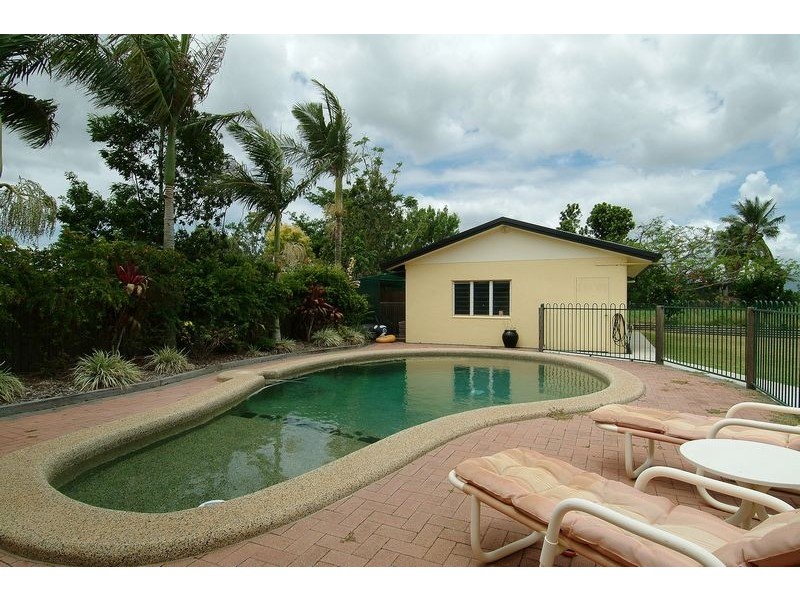 10 Farmer Street, Edmonton QLD 4869