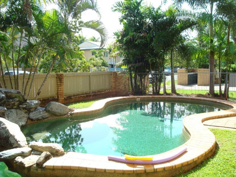 8/3 Grantala Street, Manoora QLD 4870