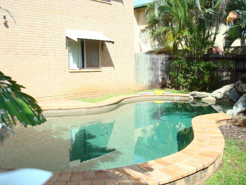 8/3 Grantala Street, Manoora QLD 4870