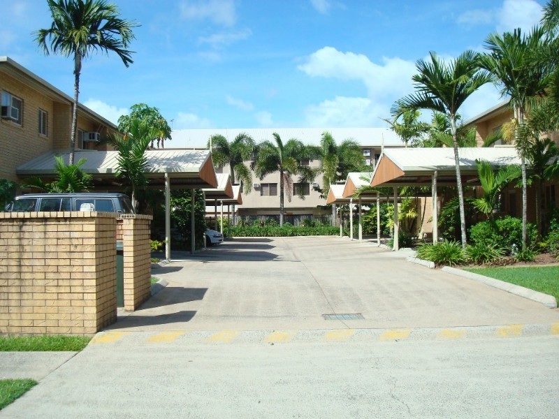 8/3 Grantala Street, Manoora QLD 4870