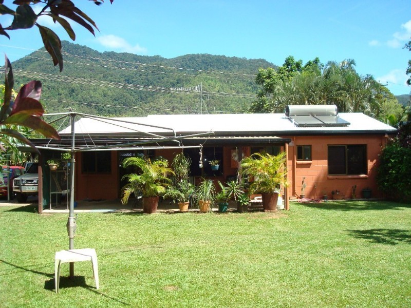 16 Wyuna Drive, Caravonica QLD 4878