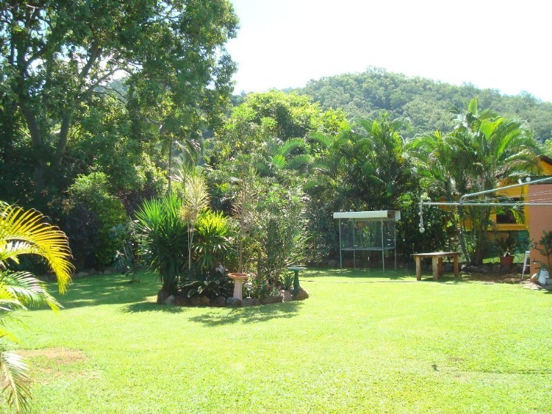 16 Wyuna Drive, Caravonica QLD 4878