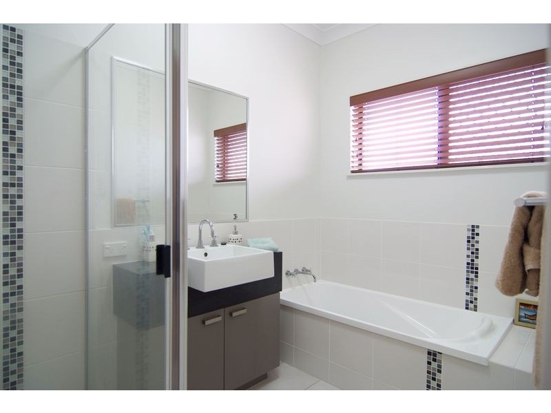 46 Phoenix Street, White Rock QLD 4868