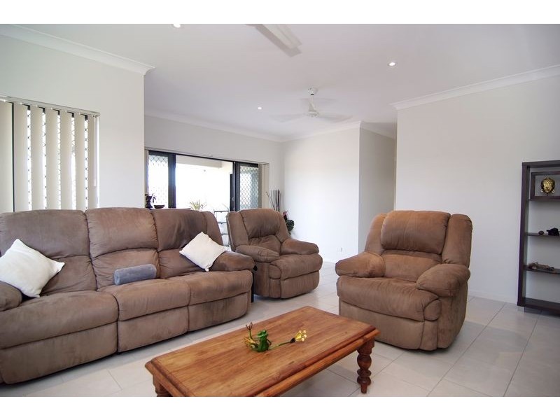 46 Phoenix Street, White Rock QLD 4868