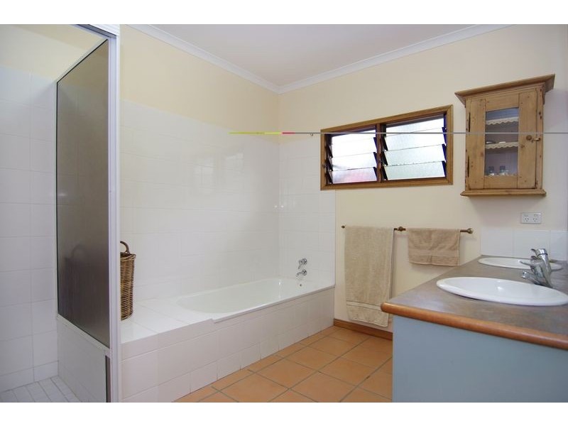 1 Snowwood Street, Mount Sheridan QLD 4868