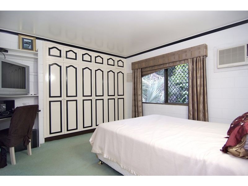 1 Hermes Close, Mooroobool QLD 4870