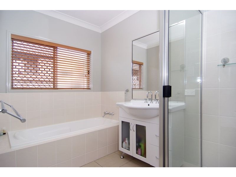 39 Elphinstone Avenue, Kanimbla QLD 4870