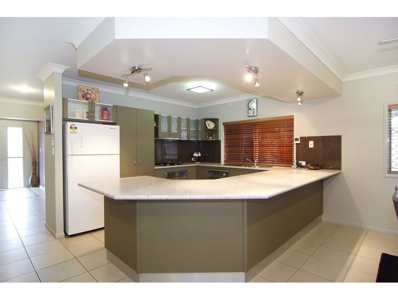 39 Elphinstone Avenue, Kanimbla QLD 4870