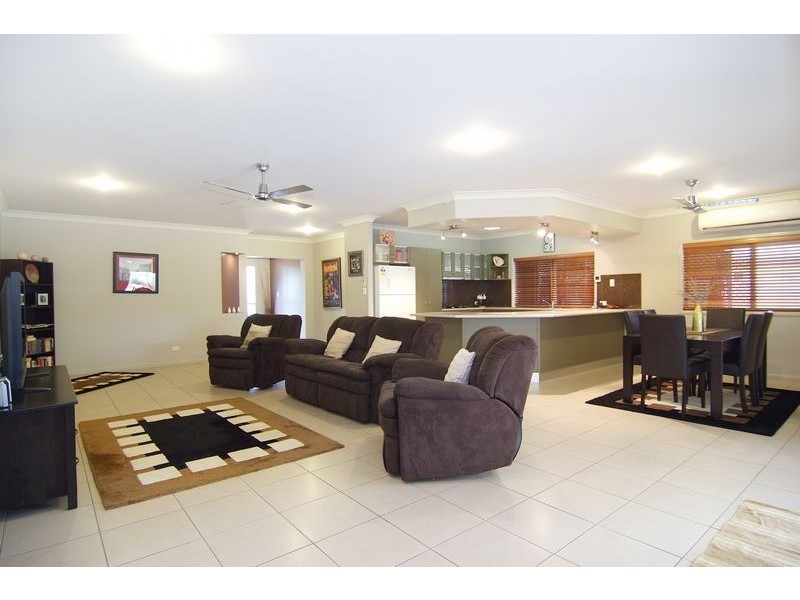 39 Elphinstone Avenue, Kanimbla QLD 4870