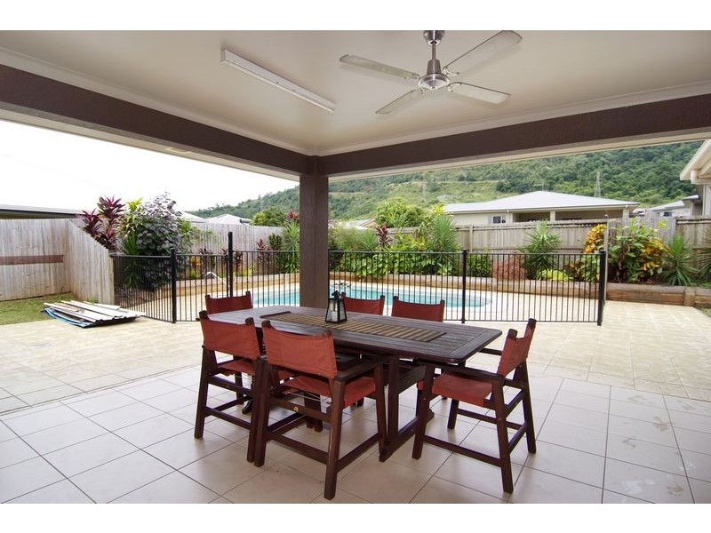 39 Elphinstone Avenue, Kanimbla QLD 4870