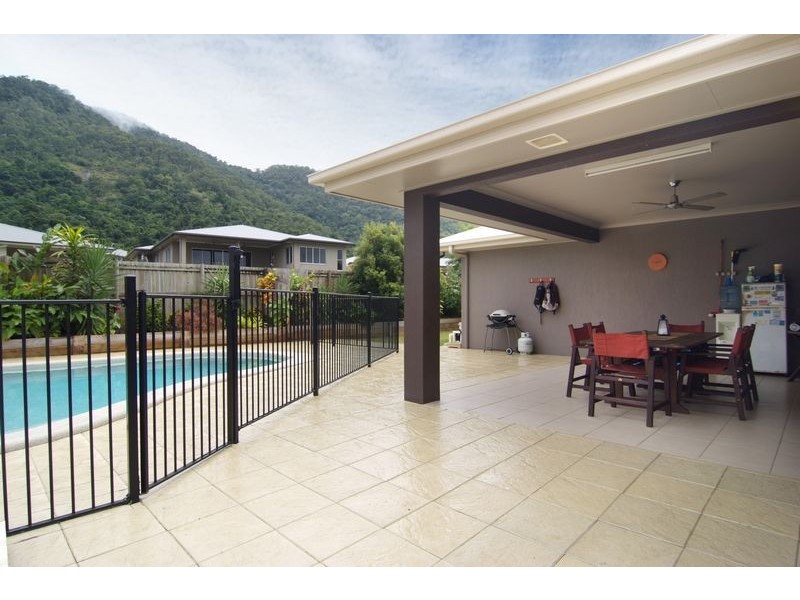 39 Elphinstone Avenue, Kanimbla QLD 4870