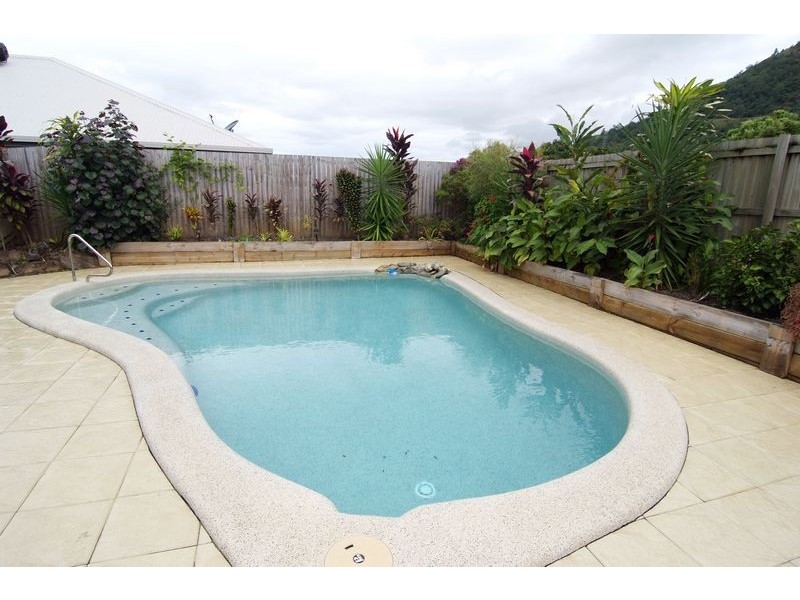 39 Elphinstone Avenue, Kanimbla QLD 4870