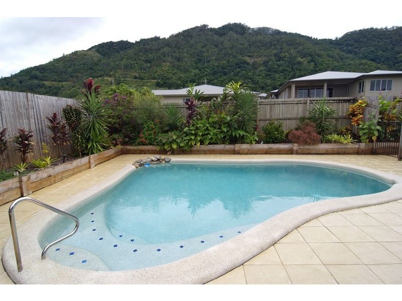 39 Elphinstone Avenue, Kanimbla QLD 4870