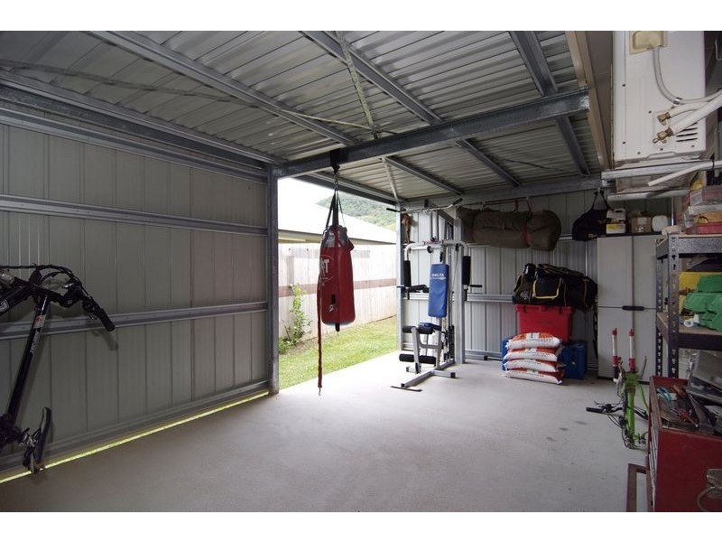 39 Elphinstone Avenue, Kanimbla QLD 4870