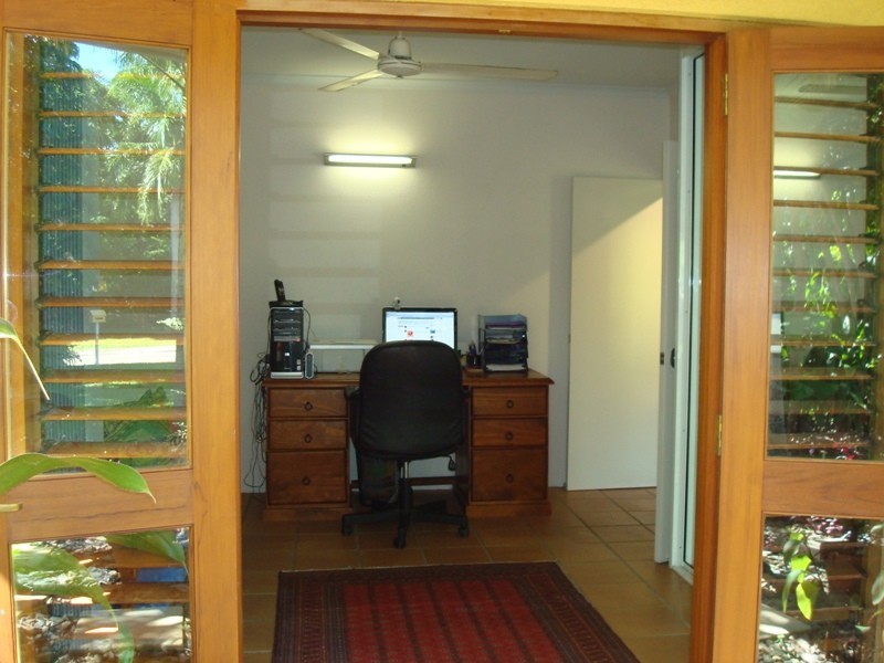 4 Squeaky Close, Kewarra Beach QLD 4879