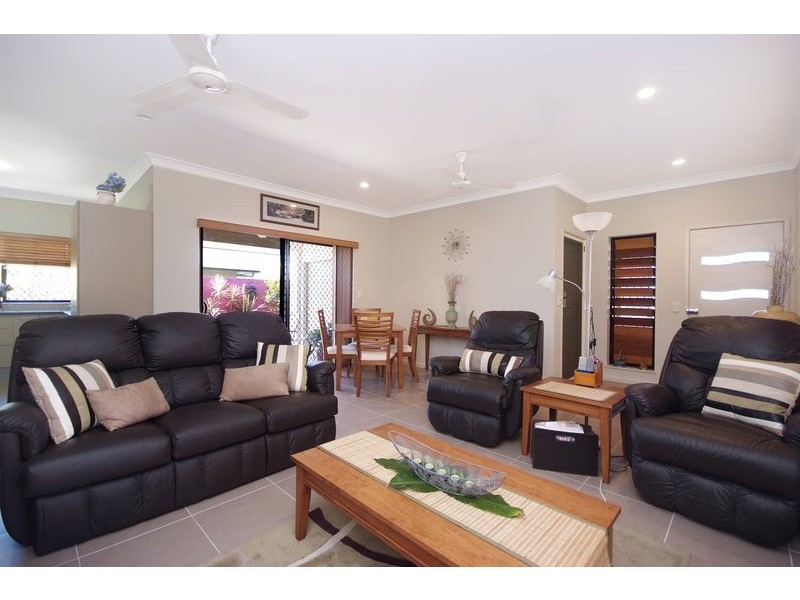 2 Nicholson Street, White Rock QLD 4868