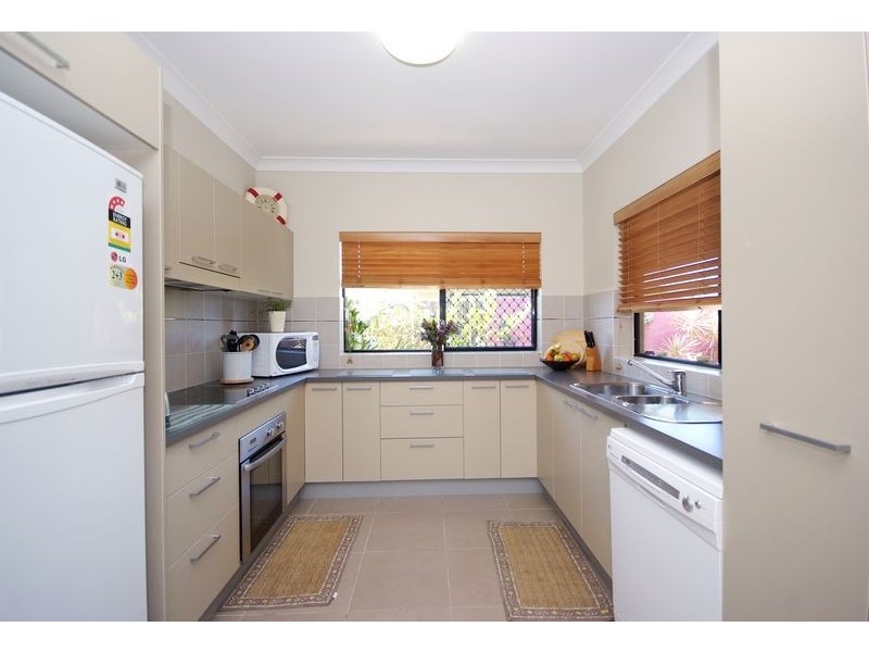 2 Nicholson Street, White Rock QLD 4868