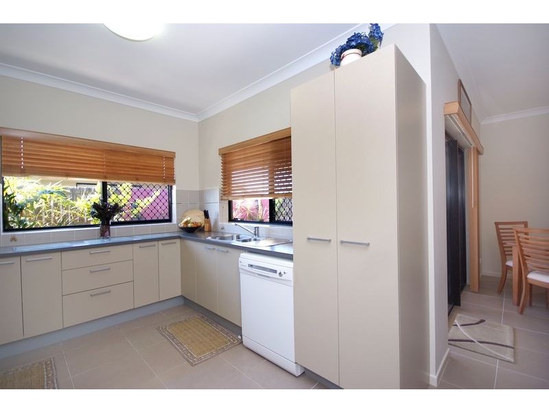 2 Nicholson Street, White Rock QLD 4868