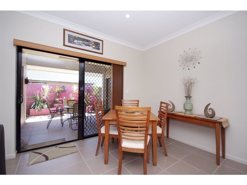 2 Nicholson Street, White Rock QLD 4868